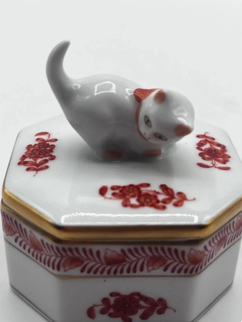 Vintage Herend Hungary Rust Chinese Bouquet Kitty Cat / Kitten Porcelain